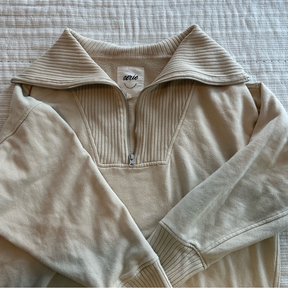 Aerie Women’s Beige Zip-Up Sweater